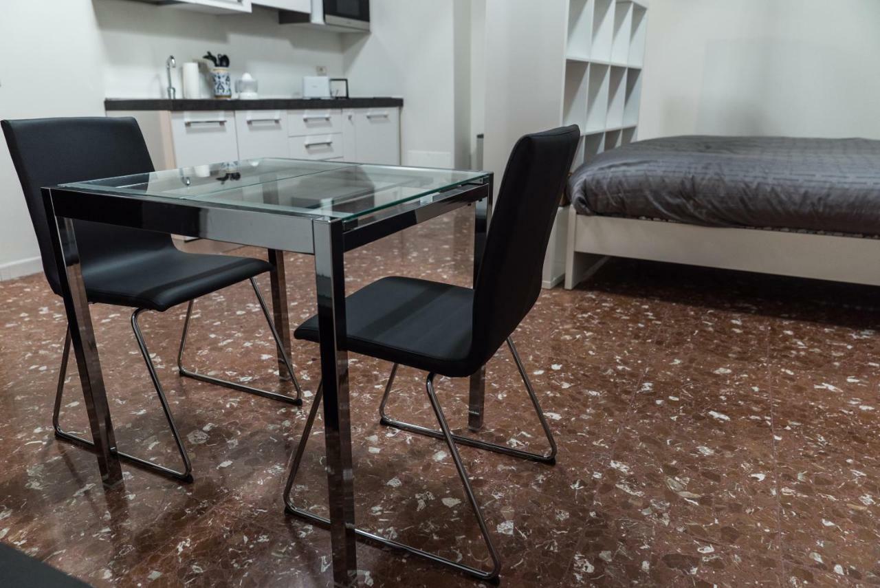 Modern Apartments パレストリーナ エクステリア 写真