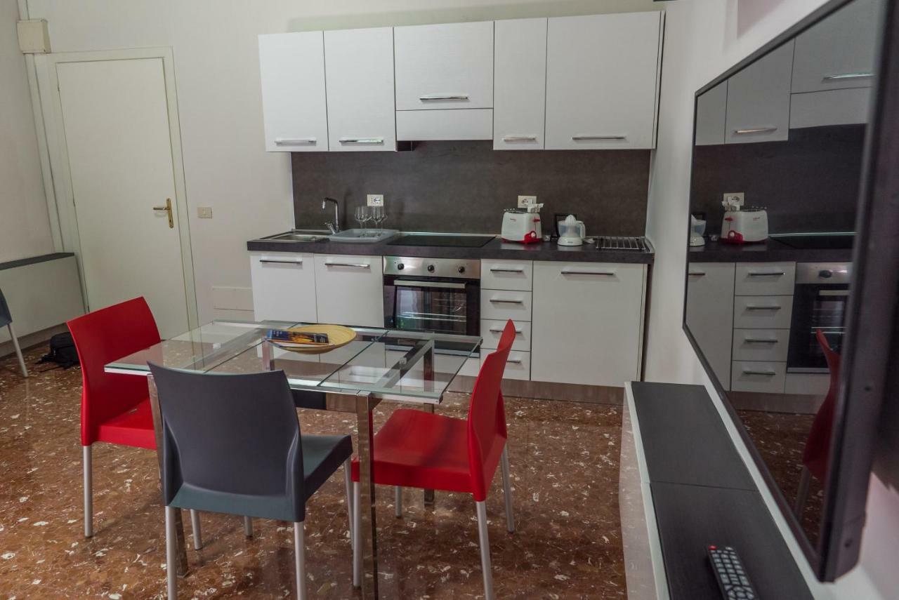 Modern Apartments パレストリーナ エクステリア 写真