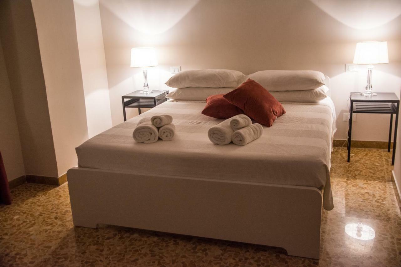 Modern Apartments パレストリーナ エクステリア 写真