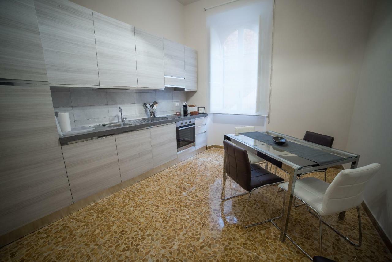 Modern Apartments パレストリーナ エクステリア 写真